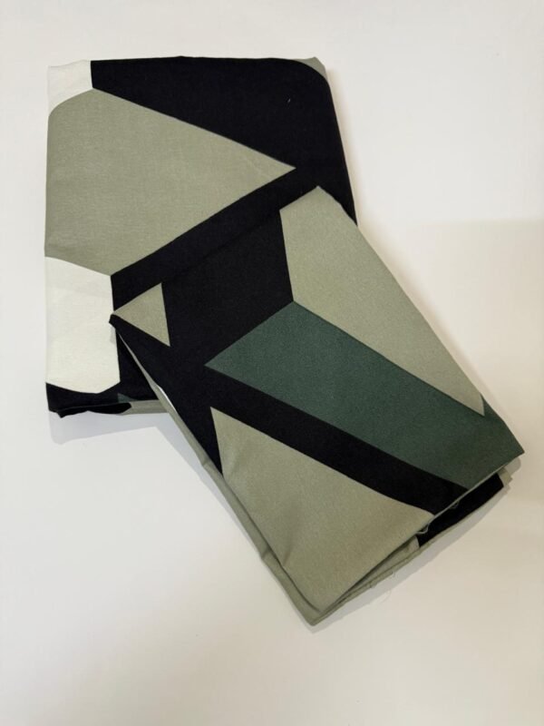 Bedsheet Single (240x145 cm) with 1Pillowcase – Generic Geometric Print Black & Beige Diamond Pattern