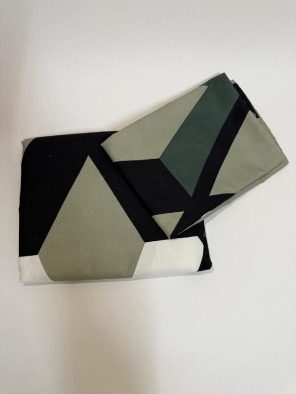Bedsheet Single (240x145 cm) with 1Pillowcase – Generic Geometric Print Black & Beige Diamond Pattern